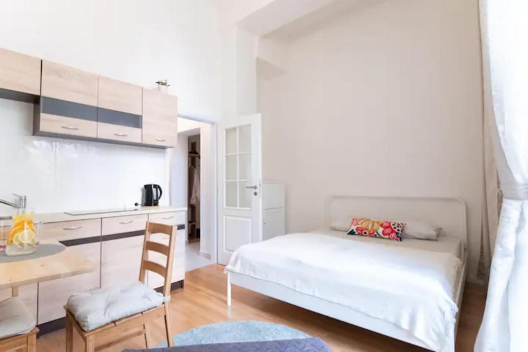Favorite Apartment In The Center Of Prague 1 Exteriör bild